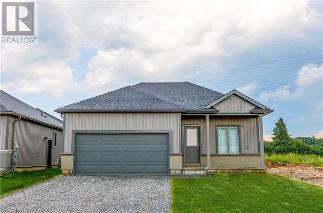 UPPER - 34 Bounty Ave, House detached with 2 bedrooms, 2 bathrooms and 3 parking in Thorold ON | Image 1