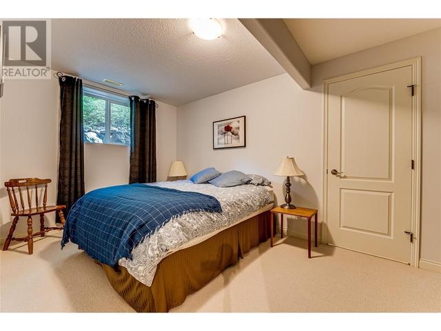 19 Kestrel Crt, House detached with 4 bedrooms, 3 bathrooms and 6 parking in Vernon BC | Image 38