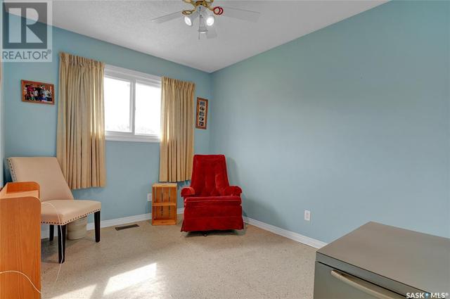 40 Upland Dr, House detached with 4 bedrooms, 2 bathrooms and null parking in Regina SK | Image 12