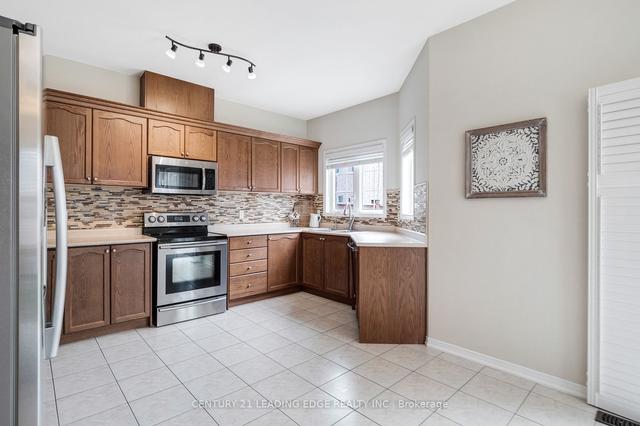 146 Ken Laushway Ave, House semidetached with 3 bedrooms, 3 bathrooms and 3 parking in Whitchurch Stouffville ON | Image 3