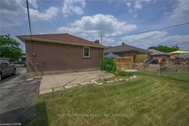364 Hale St, House detached with 3 bedrooms, 2 bathrooms and 6 parking in London ON | Image 27
