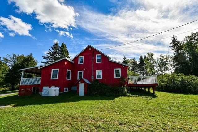 426 Jeff Rd, House detached with 4 bedrooms, 2 bathrooms and 30 parking in North Kawartha ON | Image 15