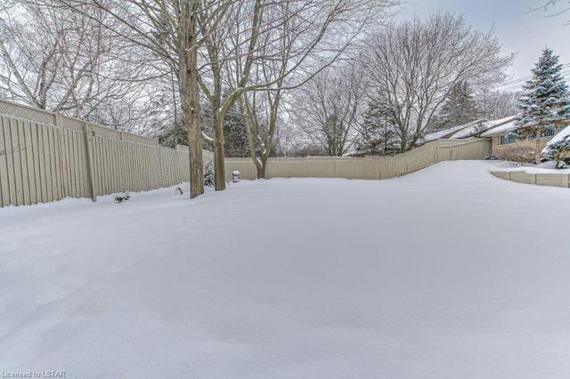 288 Sarnia Rd, House detached with 4 bedrooms, 2 bathrooms and null parking in London ON | Image 46