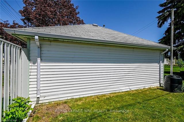 575 Steele St, House detached with 2 bedrooms, 1 bathrooms and 2 parking in Port Colborne ON | Image 25