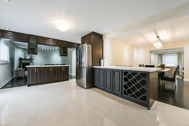 18 Lombardy Cres, House detached with 5 bedrooms, 4 bathrooms and 2 parking in Brampton ON | Image 7