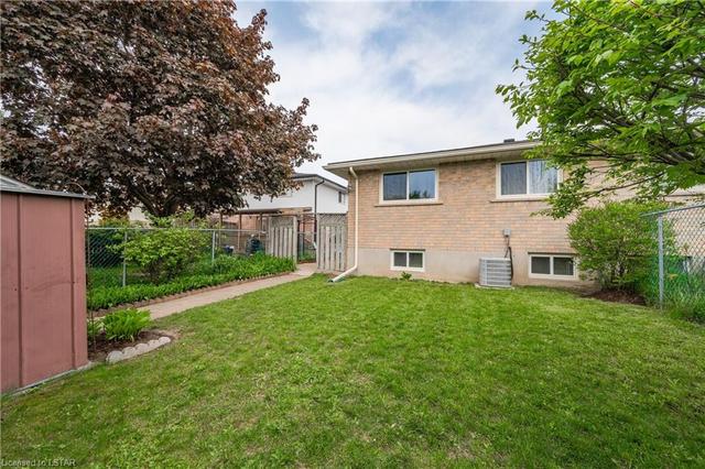 33 Dinison Crescent, House semidetached with 4 bedrooms, 2 bathrooms and null parking in Kitchener ON | Image 33
