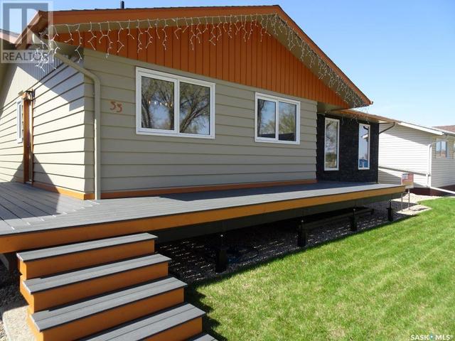 33 Second Ave Nw, House detached with 4 bedrooms, 2 bathrooms and null parking in Preeceville SK | Image 1