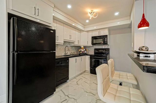 32 - 7500 Goreway Dr, Townhouse with 4 bedrooms, 3 bathrooms and 2 parking in Mississauga ON | Image 2