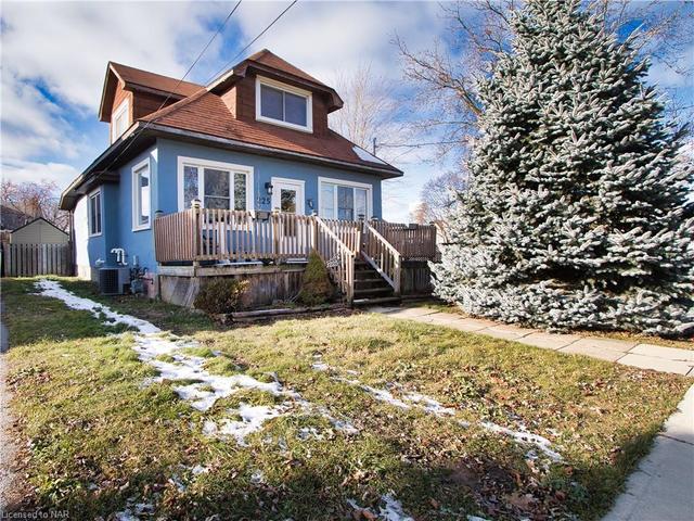 225 Taylor St, House detached with 2 bedrooms, 3 bathrooms and 7 parking in Thorold ON | Image 12