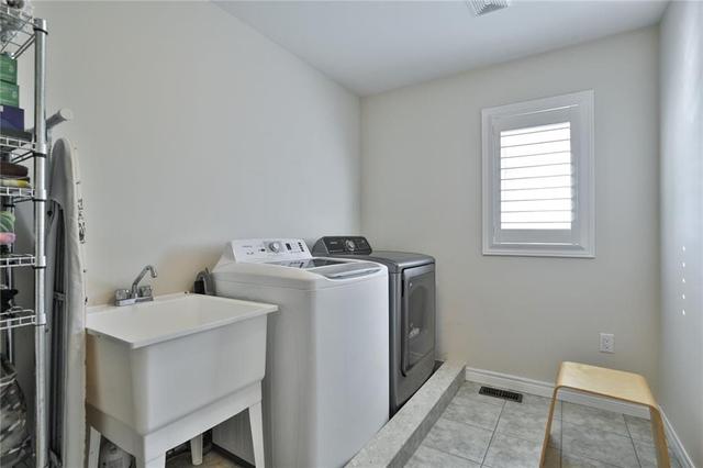 162 Painter Terr, House detached with 4 bedrooms, 2 bathrooms and 2 parking in Hamilton ON | Image 33