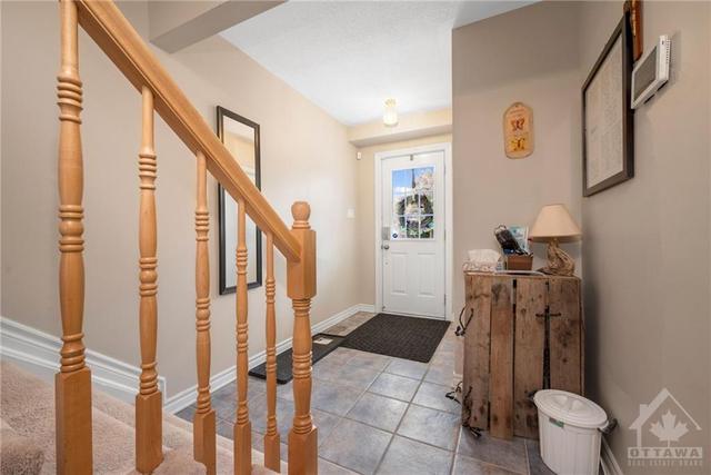61 Graham Creek Private, Townhouse with 2 bedrooms, 3 bathrooms and 2 parking in Ottawa ON | Image 2