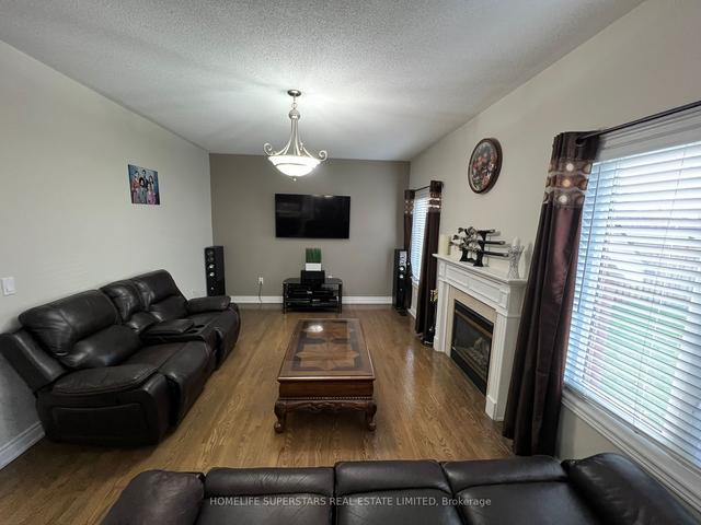 47 Gallucci Cres, House detached with 4 bedrooms, 4 bathrooms and 8 parking in Brampton ON | Image 6