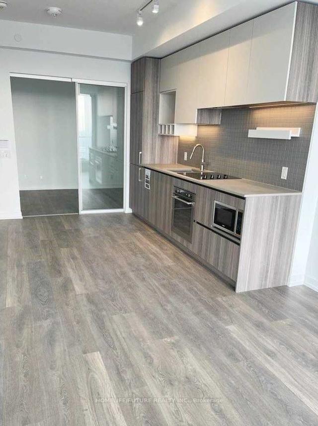 5708 - 5 Buttermill Ave, Condo with 2 bedrooms, 2 bathrooms and 0 parking in Vaughan ON | Image 3