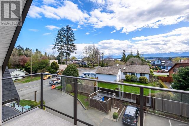 2 - 1653 Comox Ave, House attached with 3 bedrooms, 4 bathrooms and 1 parking in Comox BC | Image 33