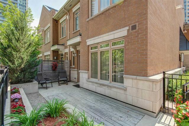129 - 383 Prince Of Wales Dr, Townhouse with 3 bedrooms, 3 bathrooms and 2 parking in Mississauga ON | Image 1