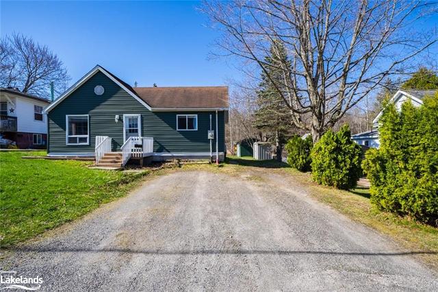4 Meadow St, House detached with 2 bedrooms, 1 bathrooms and 4 parking in Parry Sound ON | Image 21