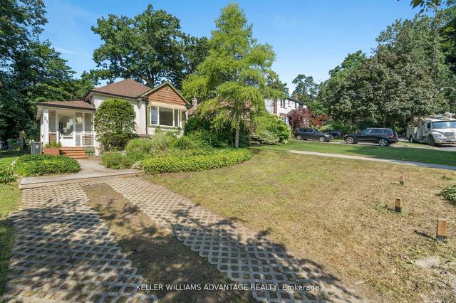 21 Glen Davis Cres, House detached with 4 bedrooms, 5 bathrooms and 2 parking in Toronto ON | Image 12
