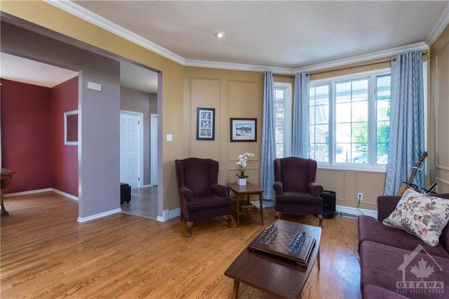 76 Moresby Dr, House detached with 4 bedrooms, 3 bathrooms and 4 parking in Ottawa ON | Image 5