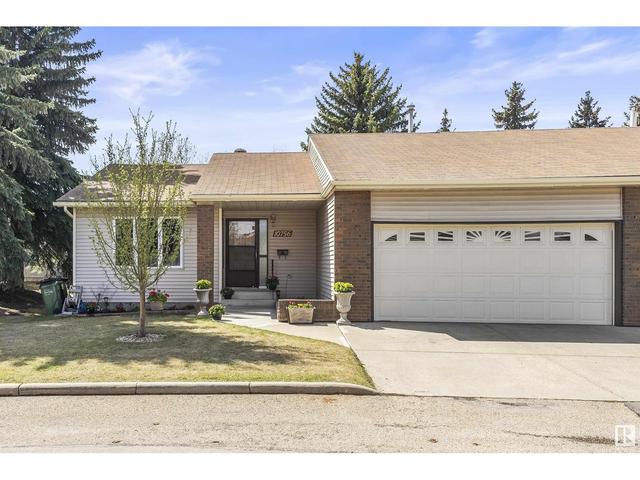 10756 153 Ave Nw, House semidetached with 3 bedrooms, 2 bathrooms and null parking in Edmonton AB | Image 2