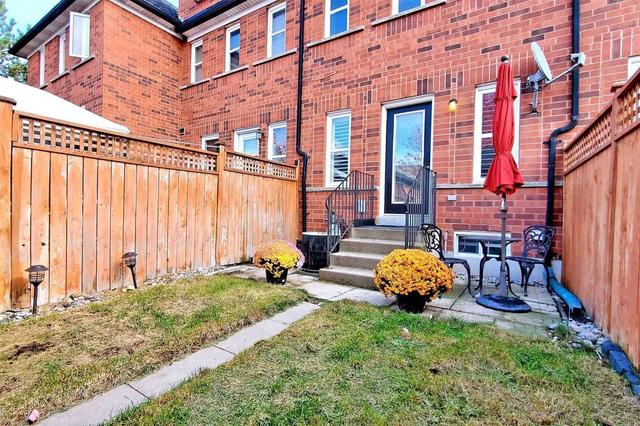 60 Baffin Ct, House attached with 3 bedrooms, 4 bathrooms and 2 parking in Richmond Hill ON | Image 16