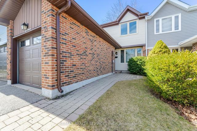 13 Barrington Cres, House attached with 3 bedrooms, 2 bathrooms and 3 parking in Brampton ON | Image 34