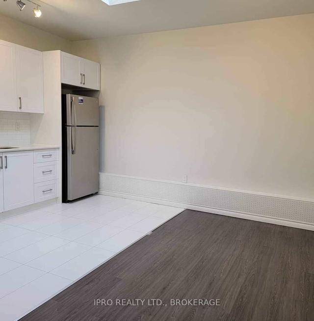 303 - 1807 Eglinton Ave W, House detached with 0 bedrooms, 1 bathrooms and 0 parking in Toronto ON | Image 9