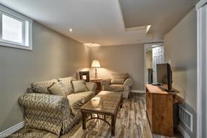 17 Orsett St, House semidetached with 3 bedrooms, 2 bathrooms and 3 parking in Oakville ON | Image 4
