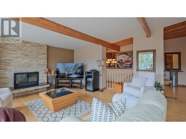 404 West Bench Dr, House detached with 4 bedrooms, 3 bathrooms and 7 parking in Okanagan Similkameen F BC | Image 22