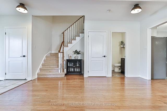 402 Carruthers Ave, House detached with 3 bedrooms, 3 bathrooms and 4 parking in Newmarket ON | Image 36