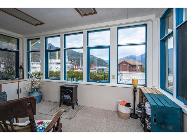 311 Front St, House detached with 3 bedrooms, 2 bathrooms and 4 parking in Kaslo BC | Image 10