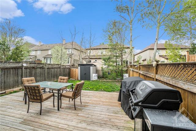 531 Devonwood Cir, Townhouse with 3 bedrooms, 3 bathrooms and 3 parking in Ottawa ON | Image 24
