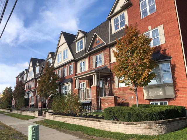 4 - 633 Dundas St W, Townhouse with 2 bedrooms, 2 bathrooms and 2 parking in Mississauga ON | Image 1