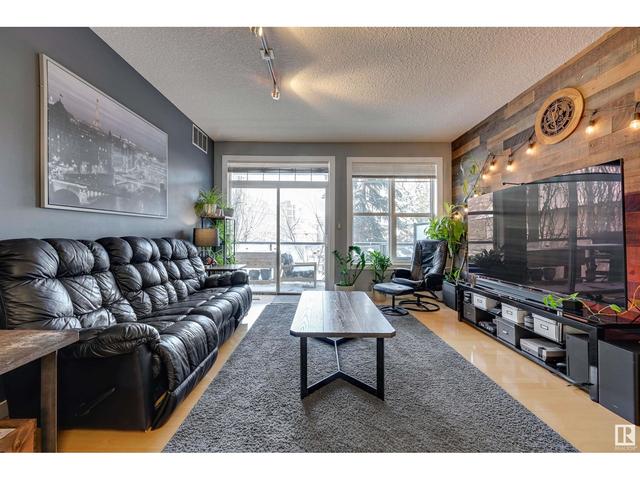 210 - 9828 112 St Nw, Condo with 2 bedrooms, 1 bathrooms and 2 parking in Edmonton AB | Image 3