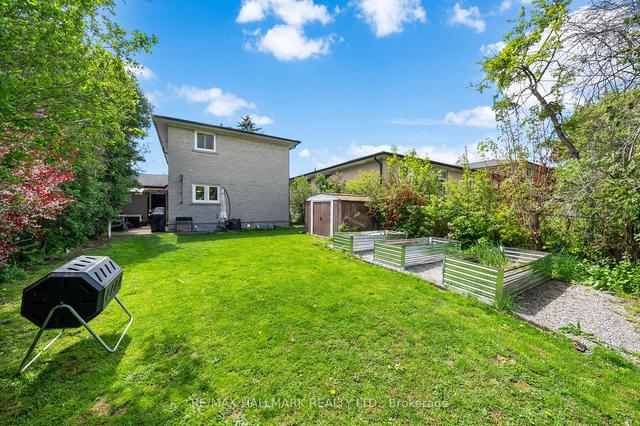 34 Invergordon Ave, House detached with 4 bedrooms, 3 bathrooms and 3 parking in Toronto ON | Image 29