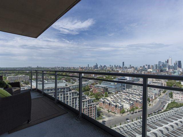 Lph6 - 80 Western Battery Rd, Condo with 2 bedrooms, 2 bathrooms and 1 parking in Toronto ON | Image 4