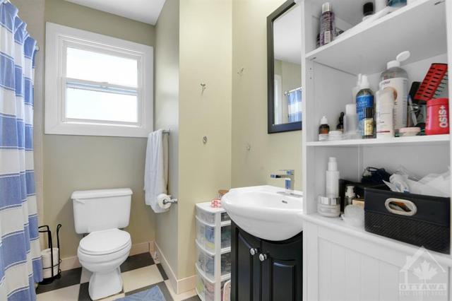 632 Browning Ave, House detached with 4 bedrooms, 2 bathrooms and 4 parking in Ottawa ON | Image 15
