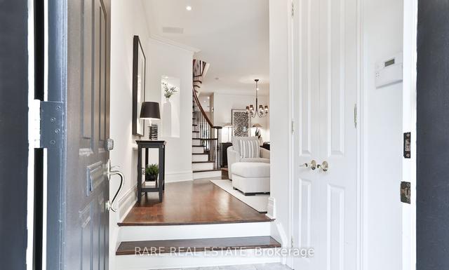 102 Pleasant Blvd, Townhouse with 3 bedrooms, 4 bathrooms and 2 parking in Toronto ON | Image 12