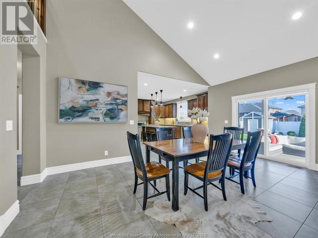 211 Maxwell Cres, House detached with 4 bedrooms, 3 bathrooms and null parking in Lakeshore ON | Image 12