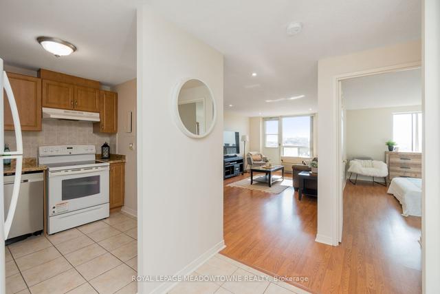 610 - 6720 Glen Erin Dr, Condo with 1 bedrooms, 1 bathrooms and 2 parking in Mississauga ON | Image 3