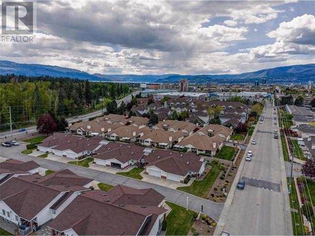 114 - 1885 Parkview Cres, House attached with 3 bedrooms, 2 bathrooms and 4 parking in Kelowna BC | Image 34