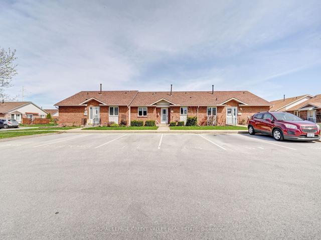 53 - 122 Bunting Rd, Condo with 2 bedrooms, 2 bathrooms and 1 parking in St. Catharines ON | Image 1
