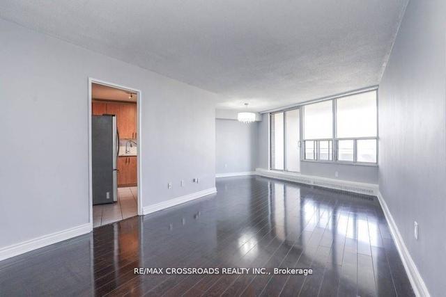 501 - 60 Pavane Linkway, Condo with 3 bedrooms, 2 bathrooms and 1 parking in Toronto ON | Image 2