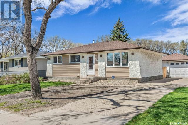 2226 Dewdney Ave E, House detached with 4 bedrooms, 2 bathrooms and null parking in Regina SK | Image 3