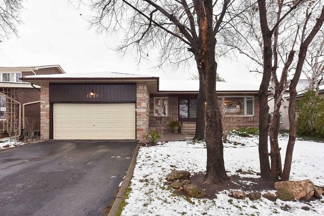 1031 Runningbrook Dr, House detached with 3 bedrooms, 4 bathrooms and 4 parking in Mississauga ON | Image 1