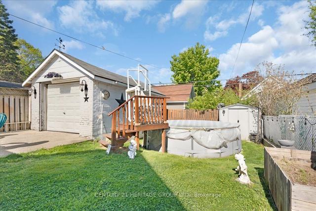 226 Huxley Ave S, House detached with 4 bedrooms, 3 bathrooms and 4 parking in Hamilton ON | Image 24