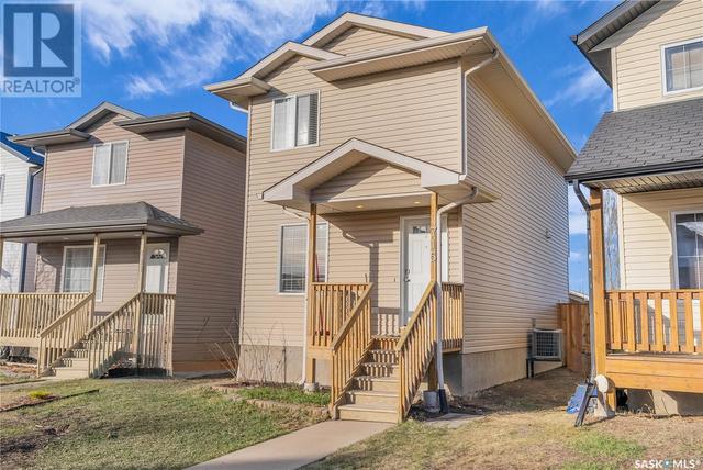 715 Lamarsh Lane, House detached with 3 bedrooms, 3 bathrooms and null parking in Saskatoon SK | Image 3