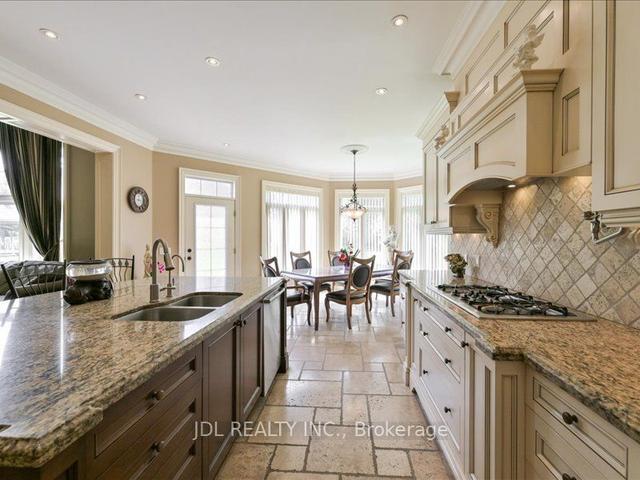 15 Lake Woods Dr, House detached with 6 bedrooms, 7 bathrooms and 15 parking in Whitchurch Stouffville ON | Image 3