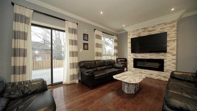 11 Boreham Cir, House detached with 5 bedrooms, 4 bathrooms and 4 parking in Brampton ON | Image 6