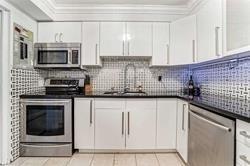 1411 - 1100 Caven St, Condo with 3 bedrooms, 2 bathrooms and 1 parking in Mississauga ON | Image 5