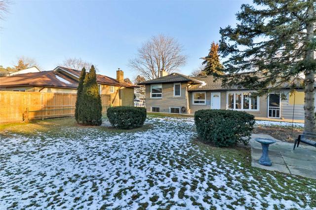 1349 Melton Dr, House detached with 3 bedrooms, 2 bathrooms and 8 parking in Mississauga ON | Image 24